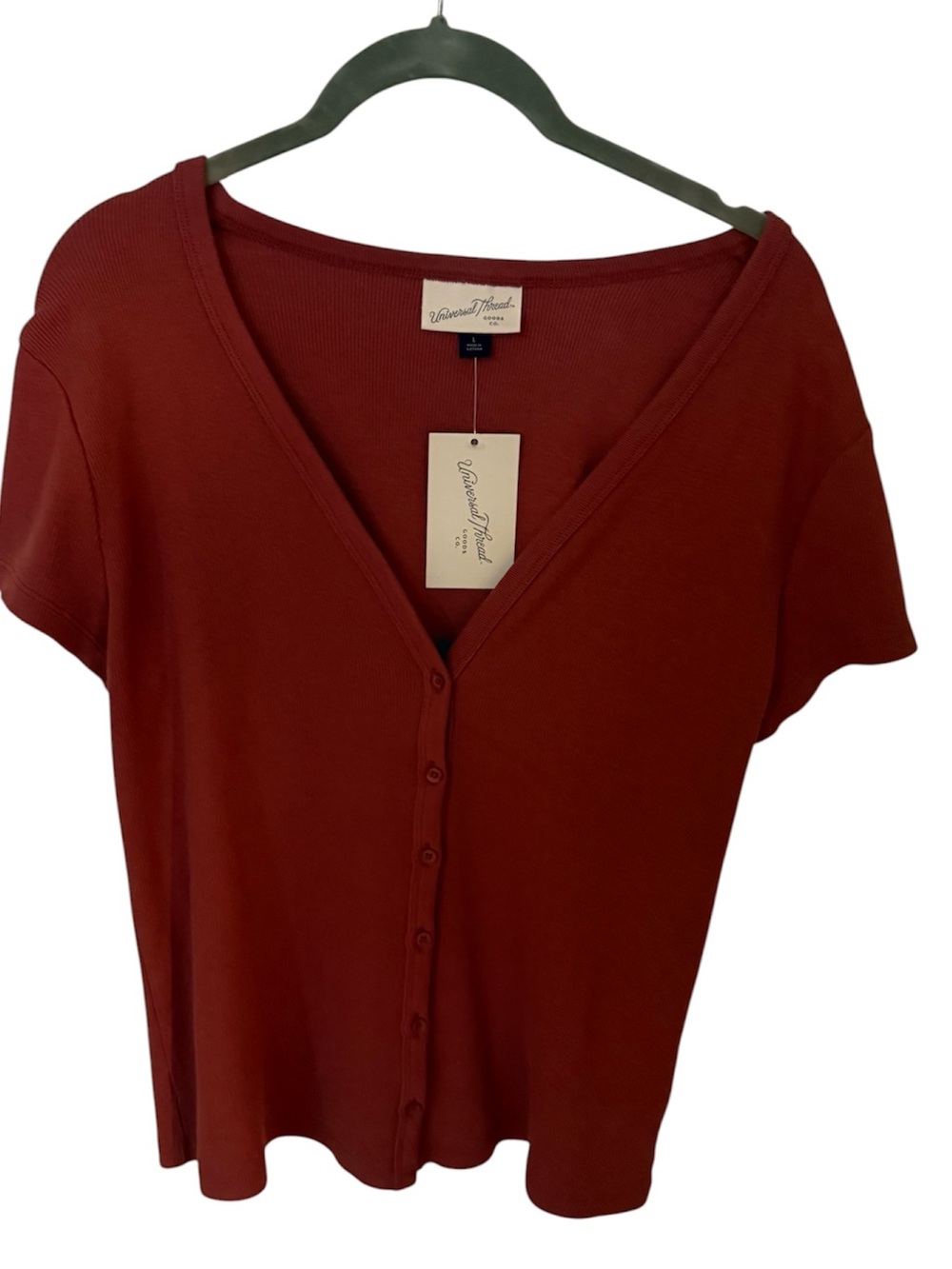 Womenâs universal thread ribbed button top in brick red